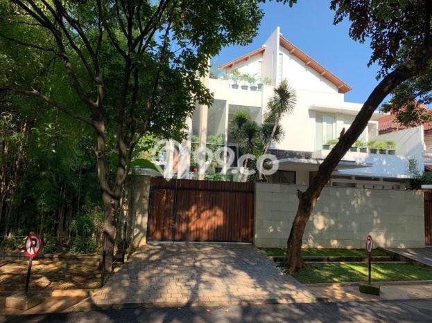 Hunian Nyaman 6 KT di , Jakarta Selatan - Luas Tanah 812m2m² Hunian Nyaman 6 KT di , Jakarta Selatan - Luas Tanah 812m2m²