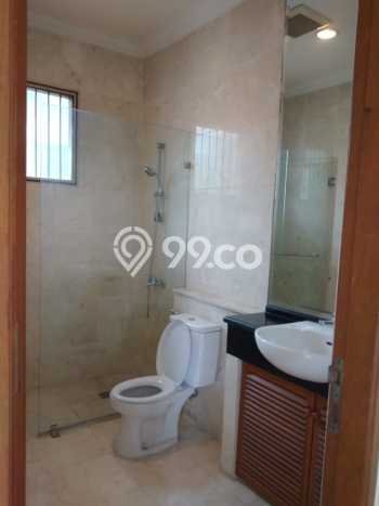 Hunian Ideal dengan LT 750m2 & LB 500m2 Disewakan di Kemang Hunian Ideal dengan LT 750m2 & LB 500m2 Disewakan di Kemang
