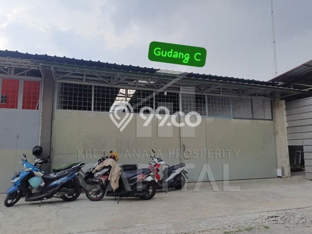 Gudang Disewa di Bandung dengan LB 309m2 Area Komersial Ramai Gudang Disewa di Bandung dengan LB 309m2 Area Komersial Ramai