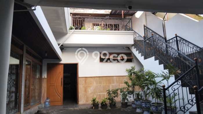 Siap Huni Hunian Elit 8 Kamar di Menteng Dekat ke Mana Saja Siap Huni Hunian Elit 8 Kamar di Menteng Dekat ke Mana Saja