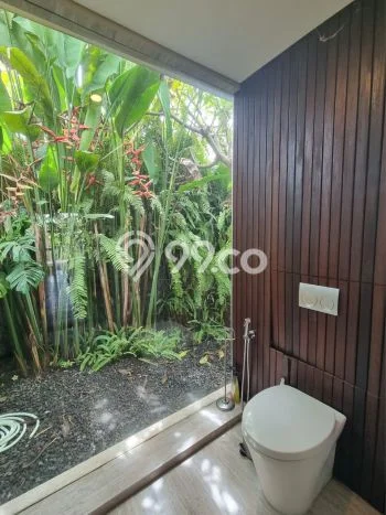 FOR SALE! Vila di , Area 428m2m², Akses ke Pusat Kota FOR SALE! Vila di , Area 428m2m², Akses ke Pusat Kota