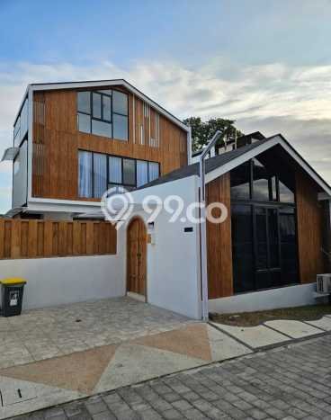 FOR SALE! Vila Kawasan , Area 140m2m², Lokasi Premium FOR SALE! Vila Kawasan , Area 140m2m², Lokasi Premium