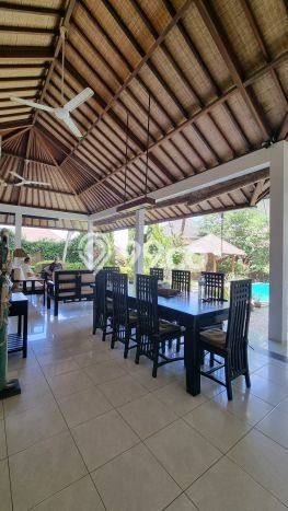 Vila Terawat di , Ukuran 700m2m², Lingkungan Tenang dan aman Vila Terawat di , Ukuran 700m2m², Lingkungan Tenang dan aman