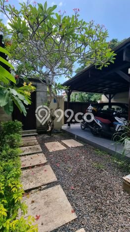 Vila Terawat di , Ukuran 700m2m², Lingkungan Tenang dan aman Vila Terawat di , Ukuran 700m2m², Lingkungan Tenang dan aman