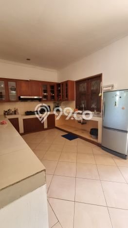 Vila Terawat di , Ukuran 700m2m², Lingkungan Tenang dan aman Vila Terawat di , Ukuran 700m2m², Lingkungan Tenang dan aman