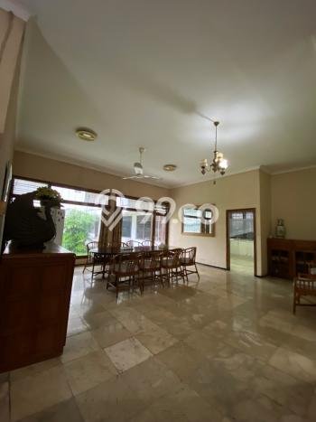 Hunian Elit LB 800m2 Siap Huni Desain Elegan di Renon, Denpasar Hunian Elit LB 800m2 Siap Huni Desain Elegan di Renon, Denpasar