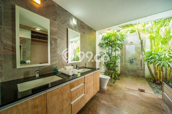 HARGA MENARIK! Vila di , Dimensi 1127m2m², Lokasi Premium dengan akses bagus HARGA MENARIK! Vila di , Dimensi 1127m2m², Lokasi Premium dengan akses bagus