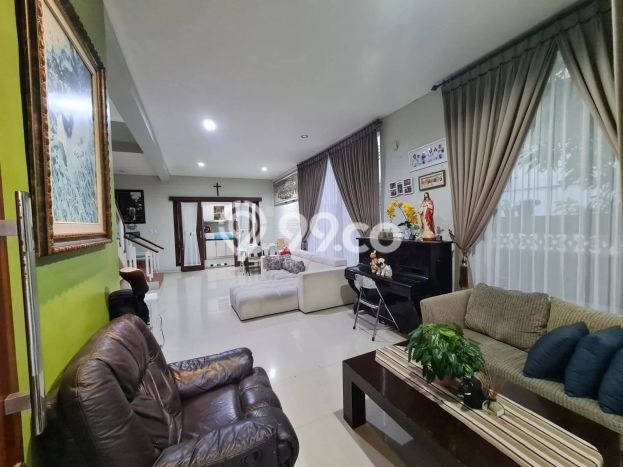 Ready to Use! Luxury House LT 150m2 Desain Modern di Renon Ready to Use! Luxury House LT 150m2 Desain Modern di Renon