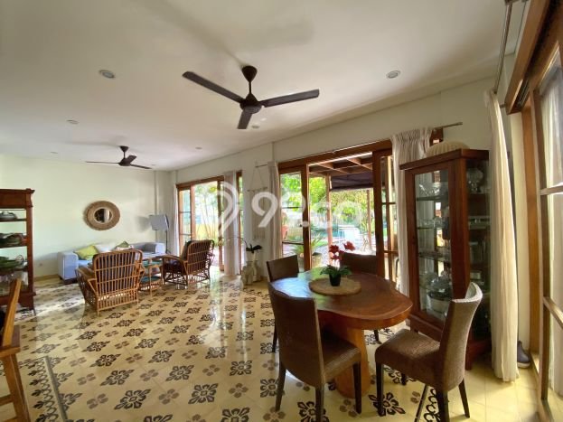 HARGA TERBAIK! Vila Kawasan , Area 675m2m², Lokasi Strategis HARGA TERBAIK! Vila Kawasan , Area 675m2m², Lokasi Strategis