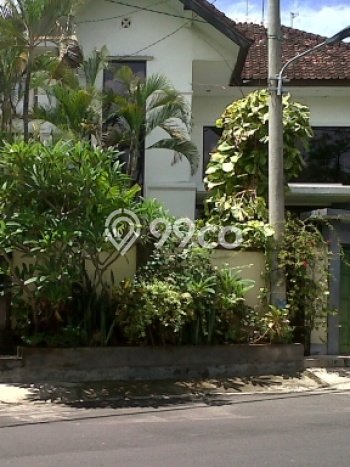 Rumah Luxury Modern Siap Huni di Sunset Road Badung Rumah Luxury Modern Siap Huni di Sunset Road Badung
