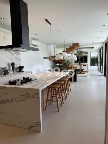 Investasi Menjanjikan! Vila di , Area 310m2m², Lokasi Premium Investasi Menjanjikan! Vila di , Area 310m2m², Lokasi Premium