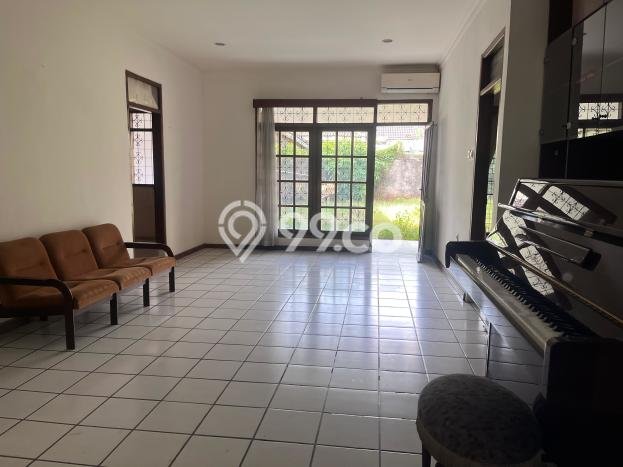 Rumah Elit Modern Siap Huni di Bintaro Jakarta Selatan Rumah Elit Modern Siap Huni di Bintaro Jakarta Selatan