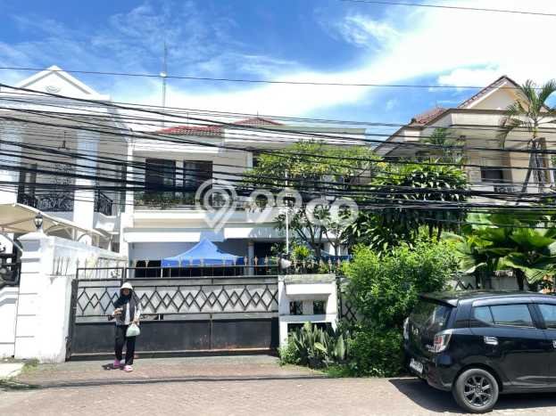 Ready to Use! Premium House LT 369m2 Desain Modern di Tanjung Barat Ready to Use! Premium House LT 369m2 Desain Modern di Tanjung Barat