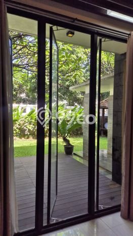 Rumah Luxury Modern Tanpa Renovasi di Citra Grand Jakarta Timur Rumah Luxury Modern Tanpa Renovasi di Citra Grand Jakarta Timur