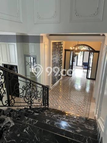 Rumah Luxury Modern Tanpa Renovasi di Citra Grand Jakarta Timur Rumah Luxury Modern Tanpa Renovasi di Citra Grand Jakarta Timur