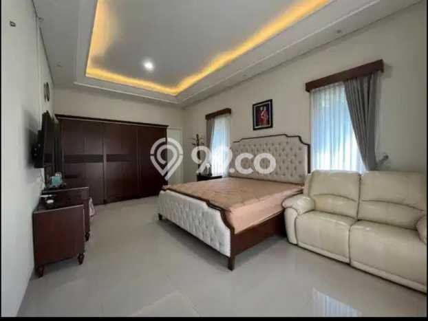 Jual Rumah Mewah Megah Dengan View Cantik di Raffles Hills, Jakarta Timur Jual Rumah Mewah Megah Dengan View Cantik di Raffles Hills, Jakarta Timur