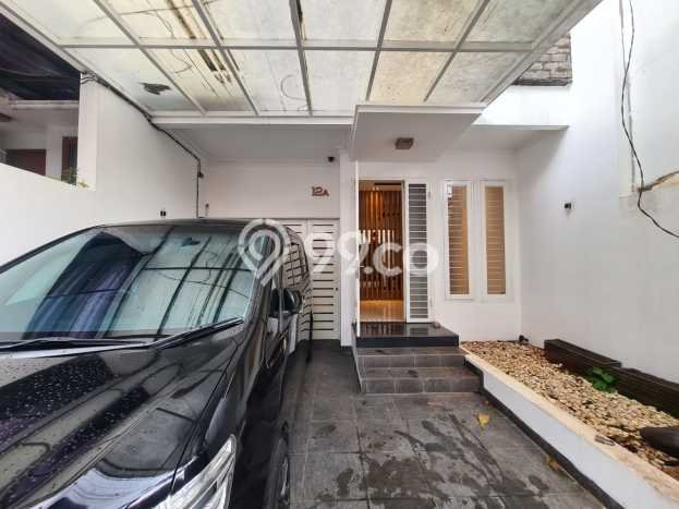 Dijual Rumah Premium dengan Fasilitas Sekitar Komplit di Tebet, Jakarta Selatan Dijual Rumah Premium dengan Fasilitas Sekitar Komplit di Tebet, Jakarta Selatan