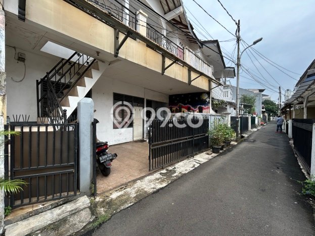 Rumah Kost untuk Dijual di Tebet dengan 10 KT, 3 KM, Luas 250m2 Rumah Kost untuk Dijual di Tebet dengan 10 KT, 3 KM, Luas 250m2