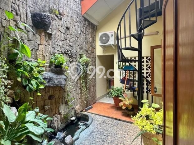 Rumah Eksklusif Siap Huni LT 270m2 di Kebayoran Baru, Jakarta Selatan Rumah Eksklusif Siap Huni LT 270m2 di Kebayoran Baru, Jakarta Selatan