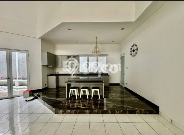 Disewakan! Rumah 6 Kamar Tidur &
5 Kamar Mandi di Meruya, Jakarta Barat Disewakan! Rumah 6 Kamar Tidur &
5 Kamar Mandi di Meruya, Jakarta Barat