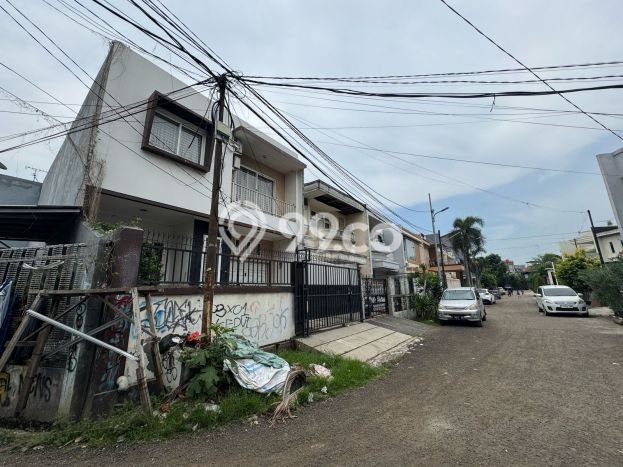 Rumah sewa siap huni 4 KT di Green garden, Jakarta Barat Rumah sewa siap huni 4 KT di Green garden, Jakarta Barat