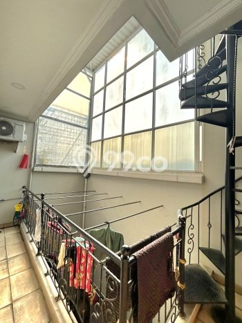 Ready to Use! Premium House LT 180m2 Desain Modern di Modernland Ready to Use! Premium House LT 180m2 Desain Modern di Modernland