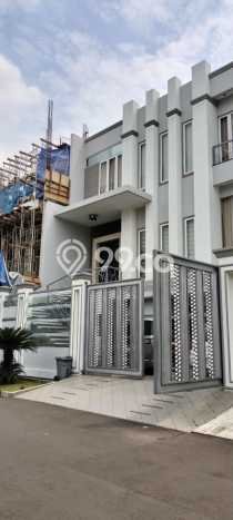 Rumah Luxury Modern Tanpa Renovasi di Permata Buana Jakarta Barat Rumah Luxury Modern Tanpa Renovasi di Permata Buana Jakarta Barat