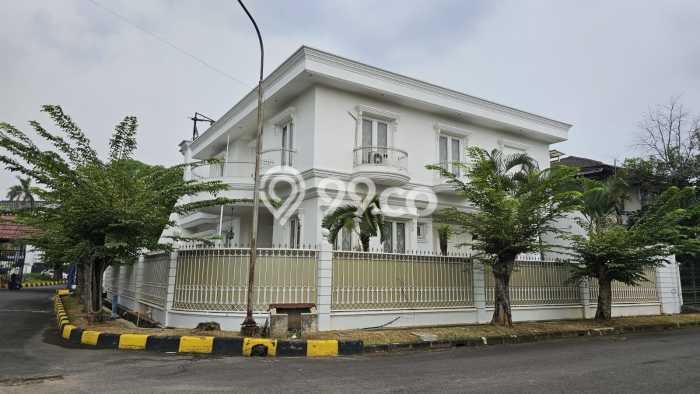 For Sale Rumah Mewah Exclusive di Kebon Jeruk, Jakarta Barat For Sale Rumah Mewah Exclusive di Kebon Jeruk, Jakarta Barat
