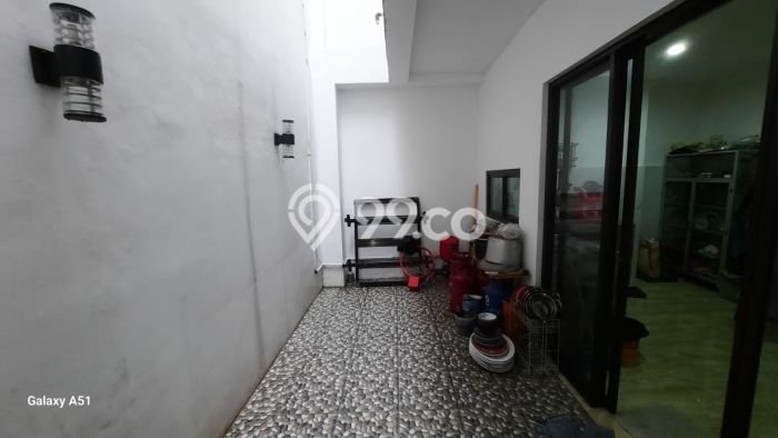 Hunian Elit LB 340m2 Siap Huni Desain Elegan di Meruya, Jakarta Barat Hunian Elit LB 340m2 Siap Huni Desain Elegan di Meruya, Jakarta Barat