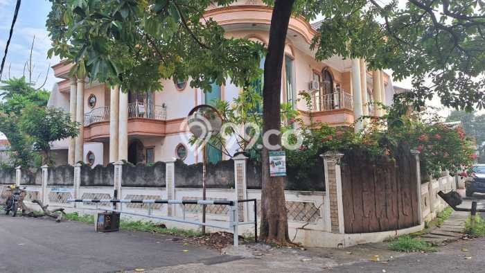 Rumah Elit Modern Tanpa Renovasi di Meruya Jakarta Barat Rumah Elit Modern Tanpa Renovasi di Meruya Jakarta Barat