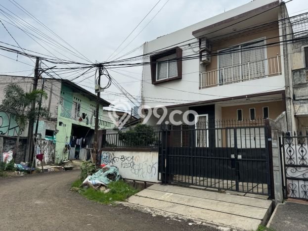 Rumah sewa siap huni 4 KT di Green garden, Jakarta Barat Rumah sewa siap huni 4 KT di Green garden, Jakarta Barat