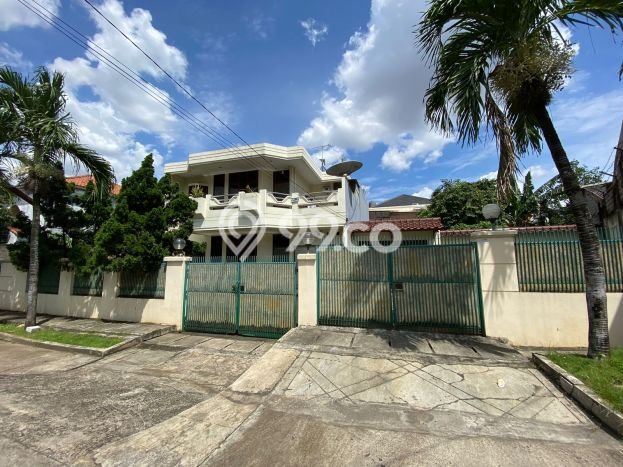 Rumah Mewah LB 240m2 Siap Pakai Desain Elegan di Meruya, Jakarta Barat Rumah Mewah LB 240m2 Siap Pakai Desain Elegan di Meruya, Jakarta Barat