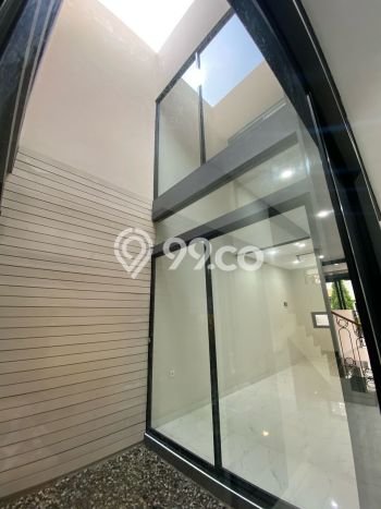 Rumah Elit LB 200m2 Siap Huni Desain Elegan di Gading Serpong, Tangerang Rumah Elit LB 200m2 Siap Huni Desain Elegan di Gading Serpong, Tangerang