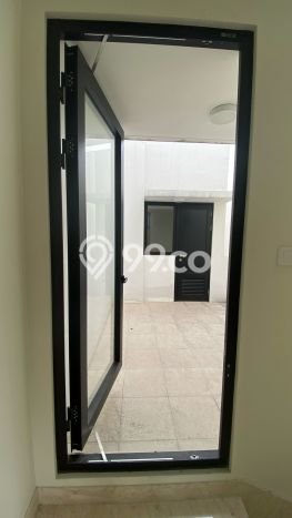 Ready to Use! Luxury House LT 294m2 Desain Elegan di Gading Serpong Ready to Use! Luxury House LT 294m2 Desain Elegan di Gading Serpong