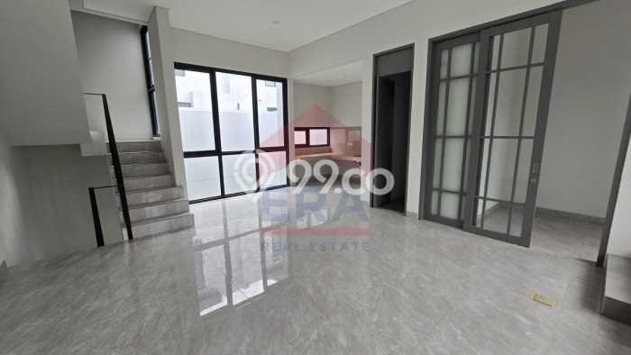 Rumah Mewah LB 252m2 Siap Pakai Desain Elegan di BSD, Tangerang Rumah Mewah LB 252m2 Siap Pakai Desain Elegan di BSD, Tangerang