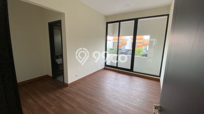 Ready to Use! Luxury House LT 294m2 Desain Elegan di Gading Serpong Ready to Use! Luxury House LT 294m2 Desain Elegan di Gading Serpong