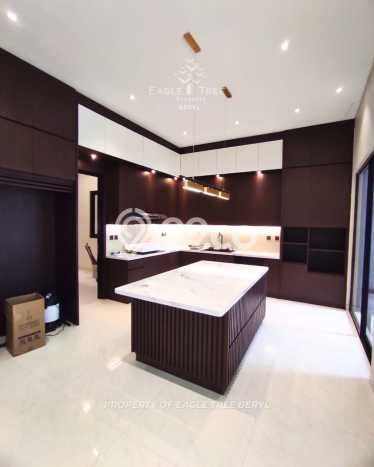 Hunian Elit LB 350m2 Siap Huni Desain Elegan di Bintaro, Tangerang Selatan Hunian Elit LB 350m2 Siap Huni Desain Elegan di Bintaro, Tangerang Selatan