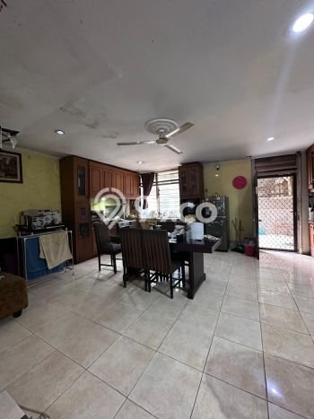 Rumah Mewah LB 200m2 Siap Huni Desain Elegan di Setiabudi, Jakarta Selatan Rumah Mewah LB 200m2 Siap Huni Desain Elegan di Setiabudi, Jakarta Selatan