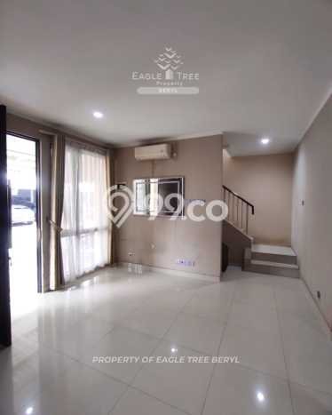 Rumah Elit LB 99m2 Siap Huni Desain Elegan di Bintaro, Tangerang Selatan Rumah Elit LB 99m2 Siap Huni Desain Elegan di Bintaro, Tangerang Selatan