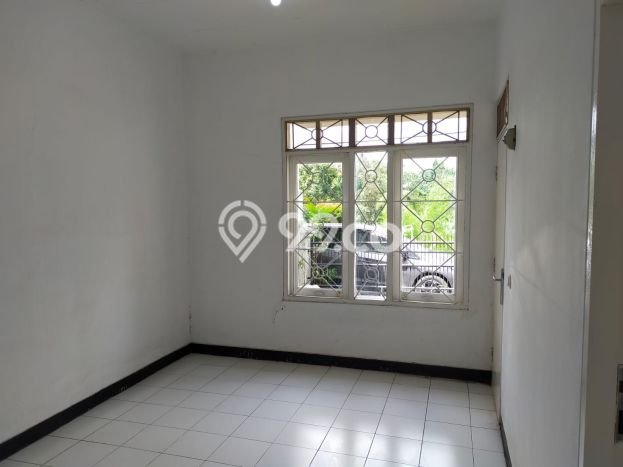 Hunian Nyaman Asri 2 KT Siap Huni di BSD Nusaloka Tangerang Hunian Nyaman Asri 2 KT Siap Huni di BSD Nusaloka Tangerang
