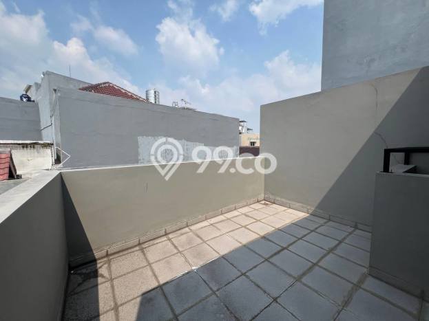 Jual Rumah Eksklusif 3 KT di Muara Karang, Jakarta Utara Jual Rumah Eksklusif 3 KT di Muara Karang, Jakarta Utara