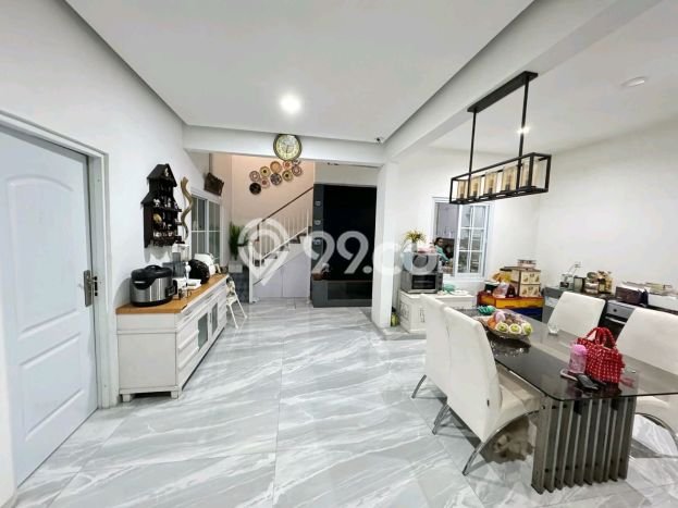 Ready to Use! Luxury House LT 180m2 Desain Elegan di Gading Serpong Ready to Use! Luxury House LT 180m2 Desain Elegan di Gading Serpong