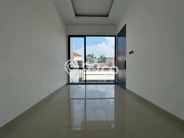 Jual Rumah Mewah Megah Dengan View Eksklusif di Pegadungan, Jakarta Barat Jual Rumah Mewah Megah Dengan View Eksklusif di Pegadungan, Jakarta Barat
