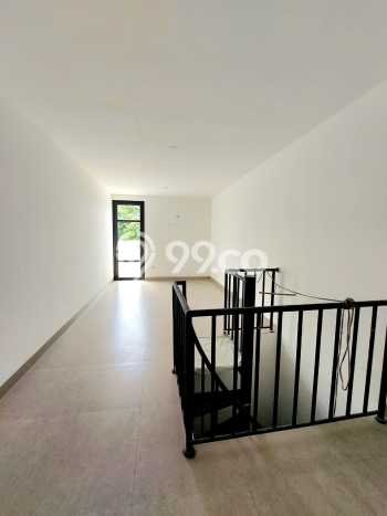 Rumah Terawat area Alam Sutera, Tangerang, Luas Tanah 392m², LB 720m² Rumah Terawat area Alam Sutera, Tangerang, Luas Tanah 392m², LB 720m²