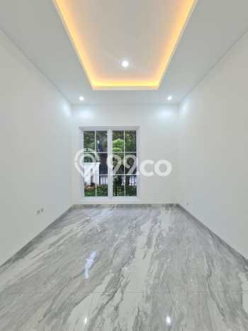 LIMITED OFFER! Rumah Berkualitas di Sektor 9-Bintaro, Luas 218m2m² Bangunan 422m2m² LIMITED OFFER! Rumah Berkualitas di Sektor 9-Bintaro, Luas 218m2m² Bangunan 422m2m²