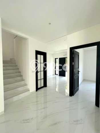 Rumah 4 Kamar Tidur Konsep Modern di Kawasan Elite Serpong, Tangerang Selatan Rumah 4 Kamar Tidur Konsep Modern di Kawasan Elite Serpong, Tangerang Selatan
