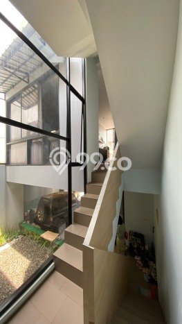 Rumah Elit Modern Tanpa Renovasi di Lebak Bulus Jakarta Selatan Rumah Elit Modern Tanpa Renovasi di Lebak Bulus Jakarta Selatan