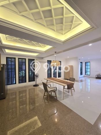 Hunian Mewah LB 380m2 Siap Pakai Desain Elegan di Sektor 9-Bintaro, Tangerang Selatan Hunian Mewah LB 380m2 Siap Pakai Desain Elegan di Sektor 9-Bintaro, Tangerang Selatan