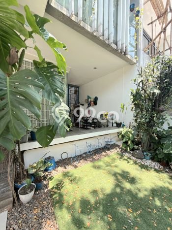 Rumah Asri di Sektor 9-Bintaro, Tangerang Selatan, Luas 135m² LB 150m² Rumah Asri di Sektor 9-Bintaro, Tangerang Selatan, Luas 135m² LB 150m²