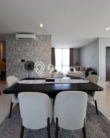 Rumah Elit Modern Tanpa Renovasi di Lebak Bulus Jakarta Selatan Rumah Elit Modern Tanpa Renovasi di Lebak Bulus Jakarta Selatan